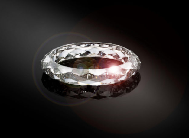 worlds_first_wearable_lab-grown_all_diamond_ring